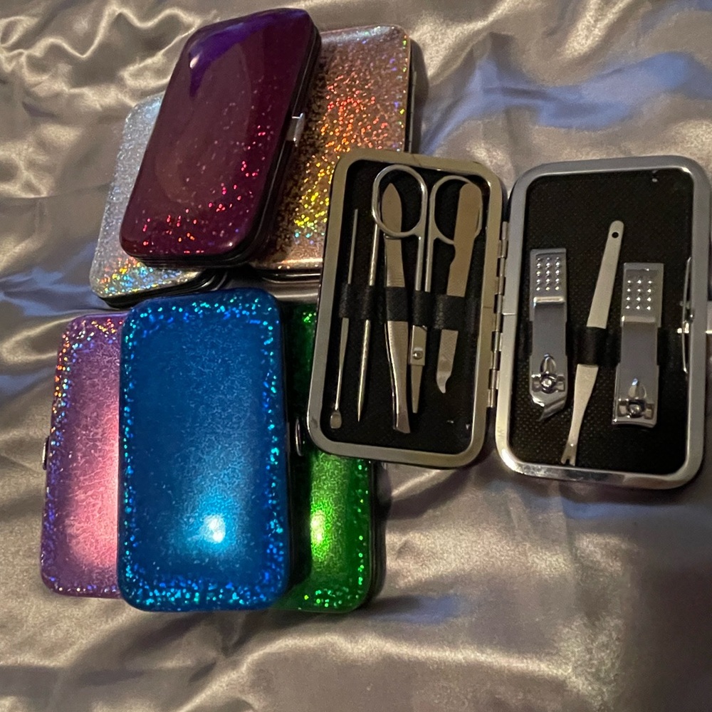 Holographic Manicure Set - Multi-Color
